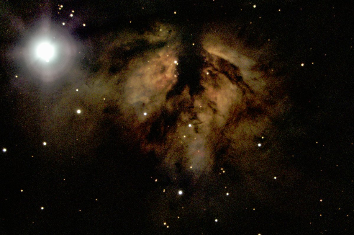 jamescryer's tweet photo. The Flame Nebula (NGC 2024) and the bright star Alnitak. https://t.co/0ibIVB4Tcv