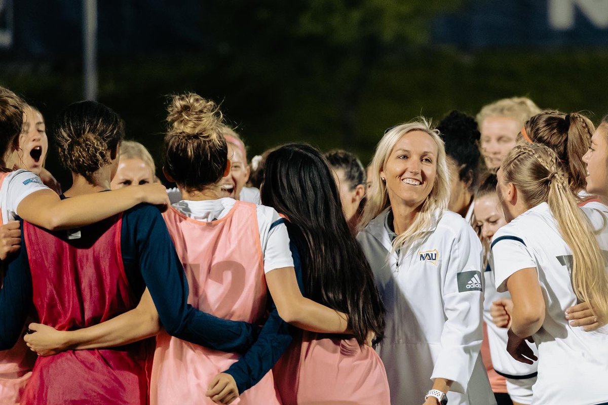 NAUSoccer_'s tweet photo. To strong women. 💙💛

Happy National Girls and Women in Sports Day!

#NAUStrong ⚒🌲💪 https://t.co/C6txo2nnNf