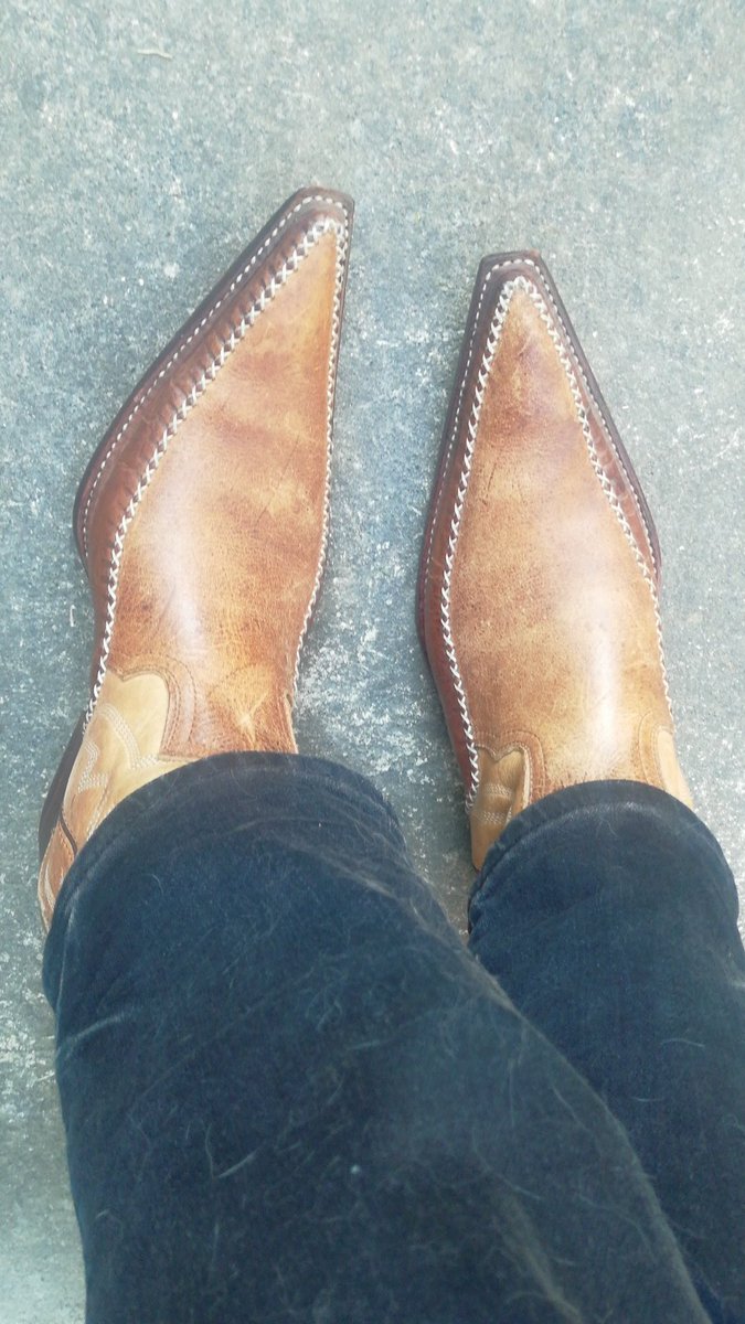 botudo67's tweet photo. 17/62 🔐, 1 💦

Las botas de hoy 2.02.22 https://t.co/j2x6GofX6T