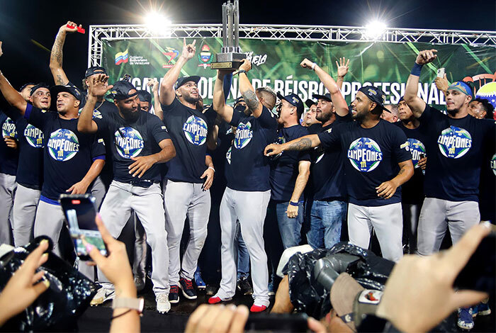 MagallanesBlog's tweet photo. Señores, humildad en la victoria, magnánimo en la derrota, ORGULLOSO DE USTEDES, GRACIAS POR LA TEMPORADA QUE NOS HAN REGALADO MUCHACHOS 👏👏👏👏👏👏👏👏👏👏👏👏👏👏👏👏👏👏
QUE VIVA #MAGALLANES  MAGALLANES PARA TODO EL MUNDOOOOO !!!!! https://t.co/ohc7tigf0l