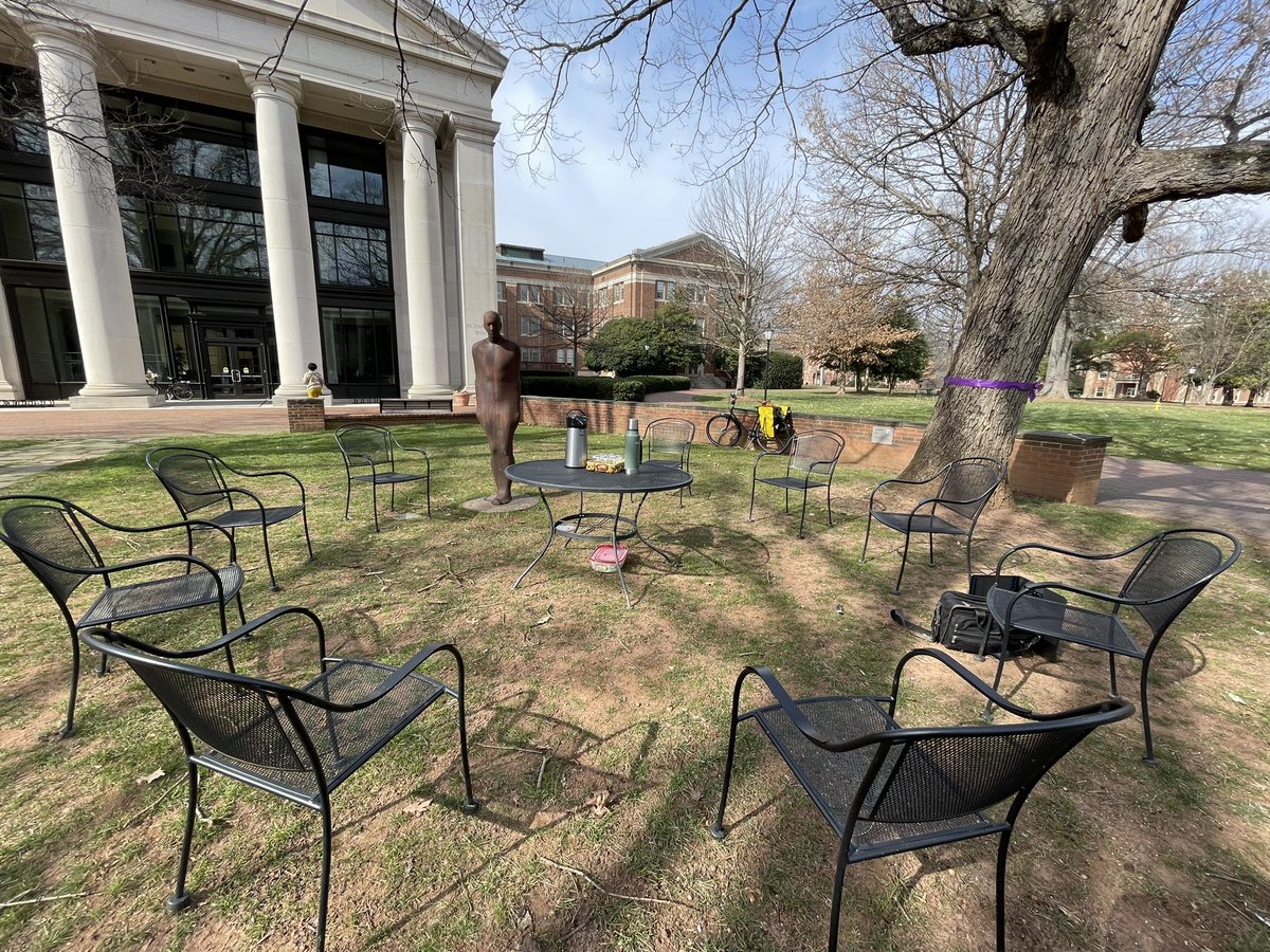 LitTransDav's tweet photo. You is ready for the first day of literary translation seminar. But doesn’t want a seat. @RusDavidson and @GerDavidson are excited to greet our @DavidsonCollege seminar students! https://t.co/3eMwOBLnKK