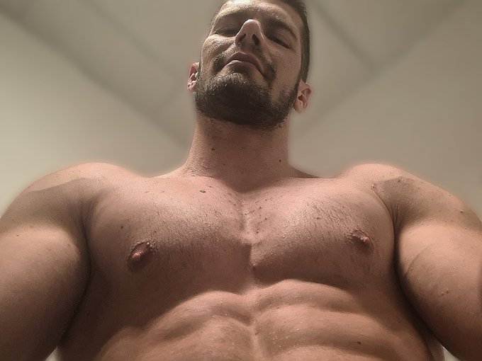 Demain j annonce une nouvelle  vid&eacute;o mais avec qui ?  Tomorrow i will send you a new video  But with<a href="/tag/nouvellephotodeprofil"class="tags"><span>#nouvellephotodeprofil</span></a>