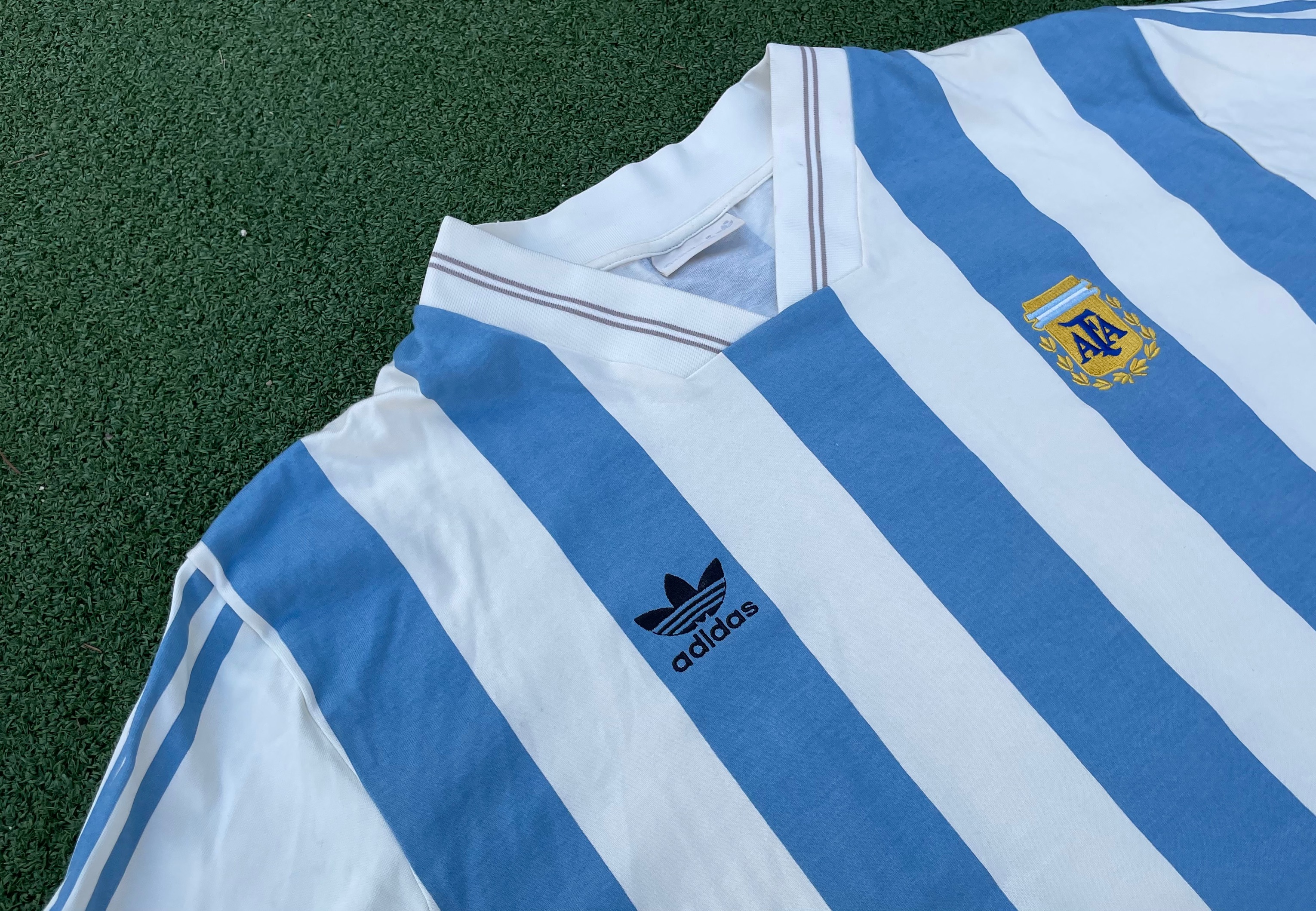 Adidas originals top locales argentina