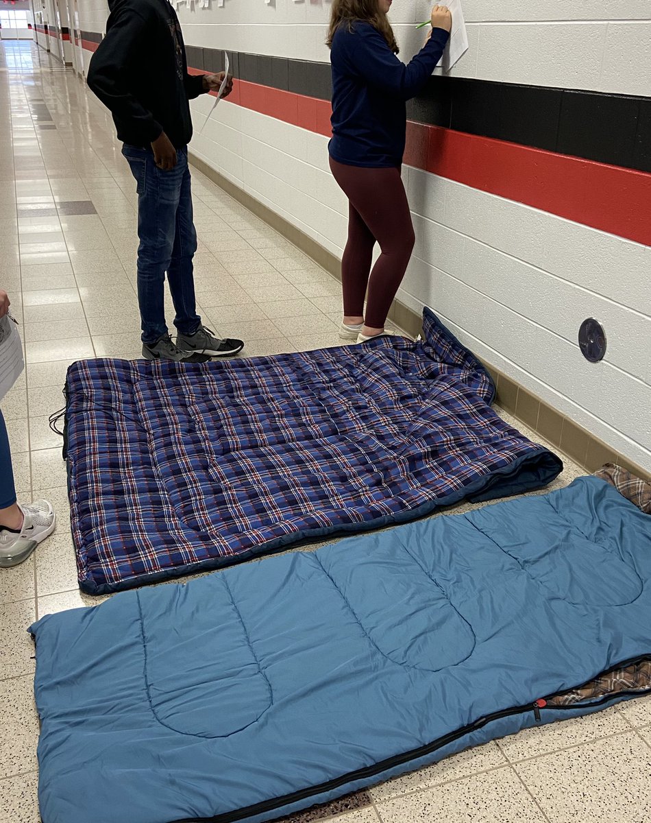 Hwbarts2's tweet photo. Learning how to write FRQs by identifying, describing and comparing random objects.  #APHumanGeography @NaFo_Falcons @millerapnfhs @kateedwards528 https://t.co/oIdE5175PV