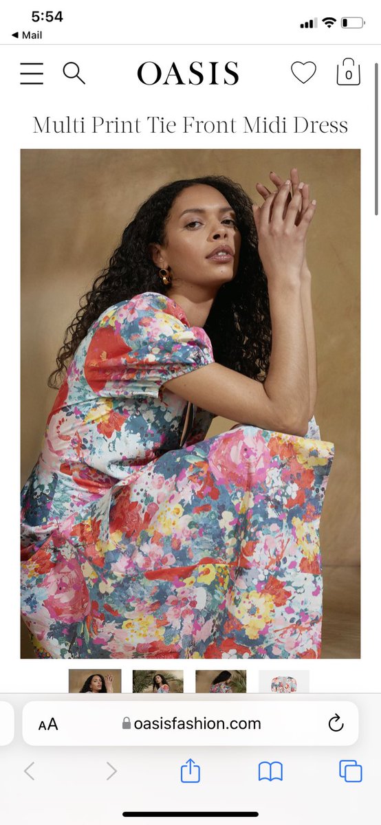 hanbryant_'s tweet photo. @OasisFashion hiya! Just got my order and absolutely love most of it. Shame your necklines are always so low, not great for the flat chested 🤣 however this dress is not what has came, presuming either I’ve got the wrong dress or the website pic is wrong! https://t.co/t0ycCr65VY