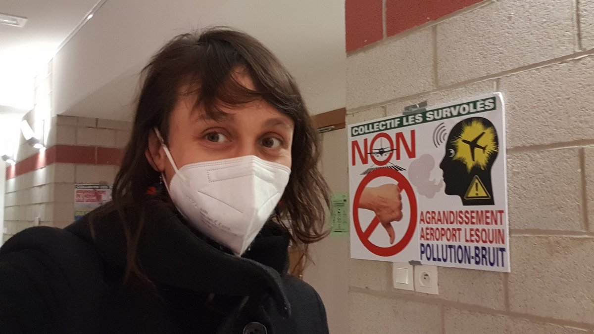 CharlieFleurene's tweet photo. Ravie d'être ce soir a la réunion publique d'information sur l'agrandissement de l'aéroport #Lille-Lesquin organisée par le collectif "Les Survolés"
Signez la pétition 👉 https://t.co/V5XNcuRDqs
Avec @NADALille #OnAtterritQuand #StopExtension https://t.co/uNsJ2SpJND