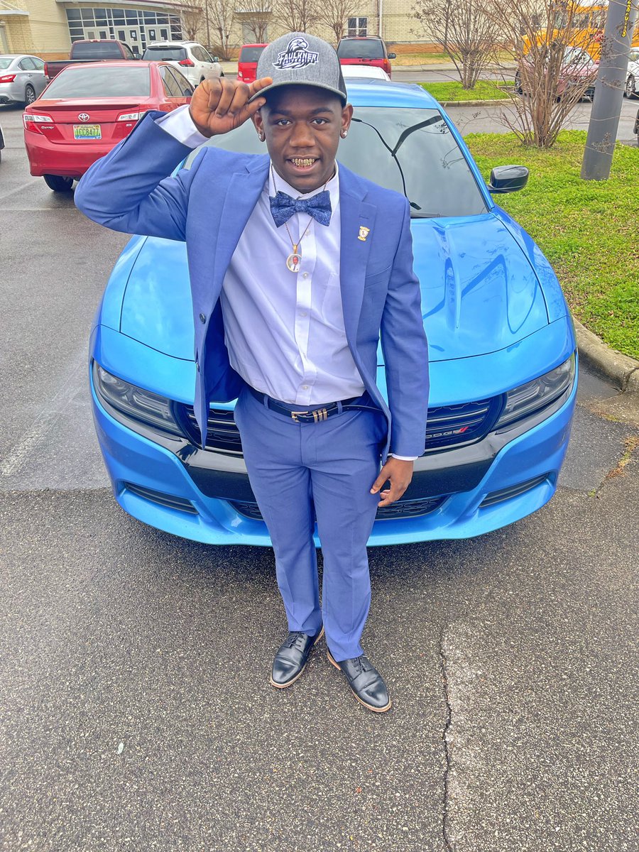 JuMinnifield's tweet photo. dreams come true 🤞🏽⭐️ #getwellsammy @AHParkerFootba1 @CoachWarren23 @FaulknerFTBL @Coach_Cagle76  @coachpwas @coachrobgray https://t.co/Jdtoa1lwpv
