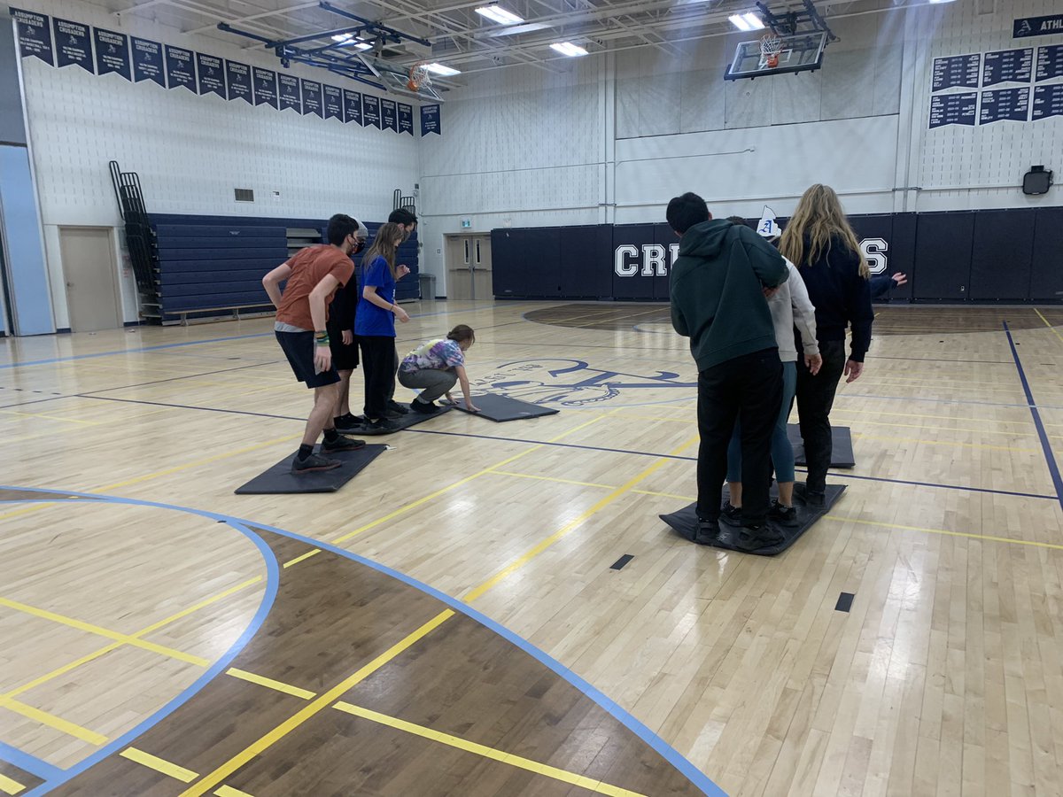 MsAislingNolan's tweet photo. Island game in rec today🏝Students use team work to get from one side of the gym to the other without touching the floor! https://t.co/VMQAM8881u