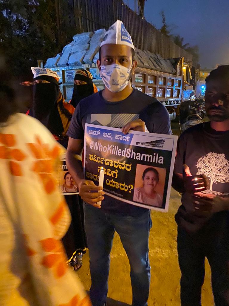 Today, as a mark of Respect & Grief on Sharmila's demise, Candlelight vigil were held in Sunkenahalli & Yelahanka. 

ರಸ್ತೆ ಗುಂಡಿಗಳಿಗೆ ಅಮಾಯಕರ ಬಲಿ, ಈ ಸಾವಿಗೆ ಯಾರು ಹೊಣೆ? ಭ್ರಷ್ಟ ಜನಪ್ರತಿನಿಧಿಗಳಿಗೆ ಮತ್ತು ಭ್ರಷ್ಟ ಅಧಿಕಾರಿಗಳಿಗೆ ನಮ್ಮ ಧಿಕ್ಕಾರ✊. 

#WhoKilledSharmila #Notonemoredeath #Bengaluru