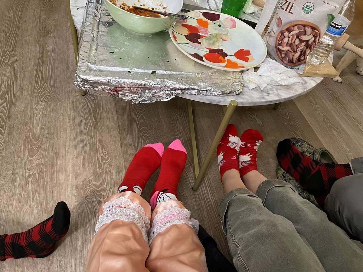 SimoneWu5's tweet photo. Red stuffs bring the luck😋🧧#HappyLunarNewYear #新年快乐 https://t.co/9RxDqGpywF