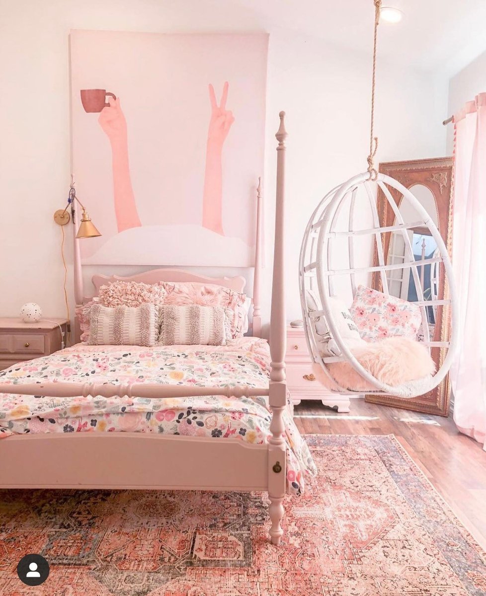 Pink paradise 💓 If your room could be all one color which color would you choose? Photo from ropersbarnhouse Featuring 'Good Peaceful Morning' by Flow Line