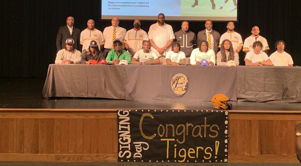 Congratulations c/o 22 !!! Let’s go !!! Stay focused