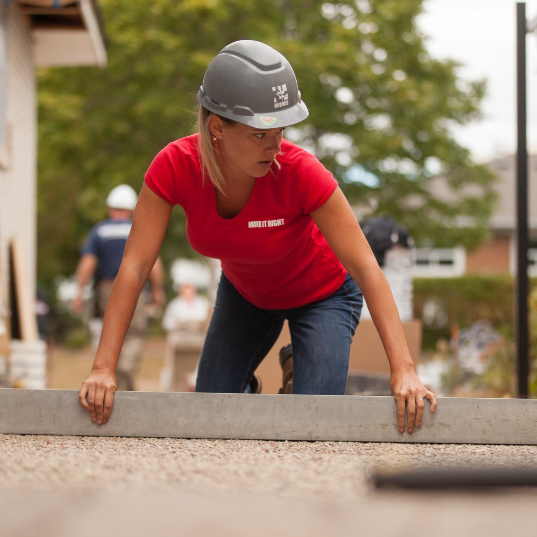thesherryholmes's tweet photo. Over the yrs, I have seen a change in the trades, and the number of women involved grow. When I first started, I was 21 years old, and one of the few women I knew involved in construction. In fact, I never saw any women on sites. Was definitely daunting. #endskilledtradesstigma https://t.co/mhFzDsk3jj