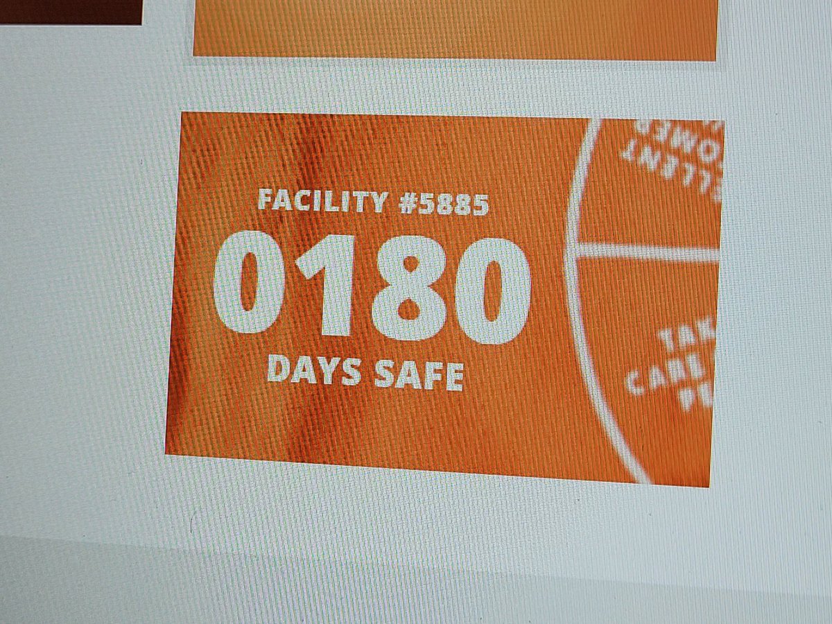 XavierWill_17's tweet photo. Yeah, let's celebrate this accomplishment! #180DaysSafe #MDO5885 #SafetyTakesEveryone https://t.co/NTrjlMOr8d