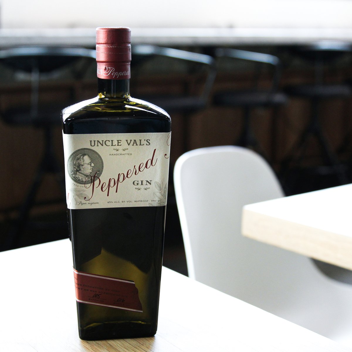 UncleVals's tweet photo. With a sip, the crisp, salty pepper evolves into a sour-sweet juniper taste and the pleasing bite of charred red peppers, all of which finished with the smooth, fading sense of peppercorn.

#unclevalsgin #americangin #smallbatch #peppered https://t.co/dDi44IYXsW