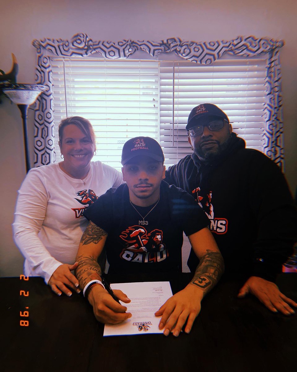 OFFICIAL ✍︎ #Signed @CoachWilsonCalU <a href="/CoachGaryDunn/">Gary Dunn</a> 🖤❤️