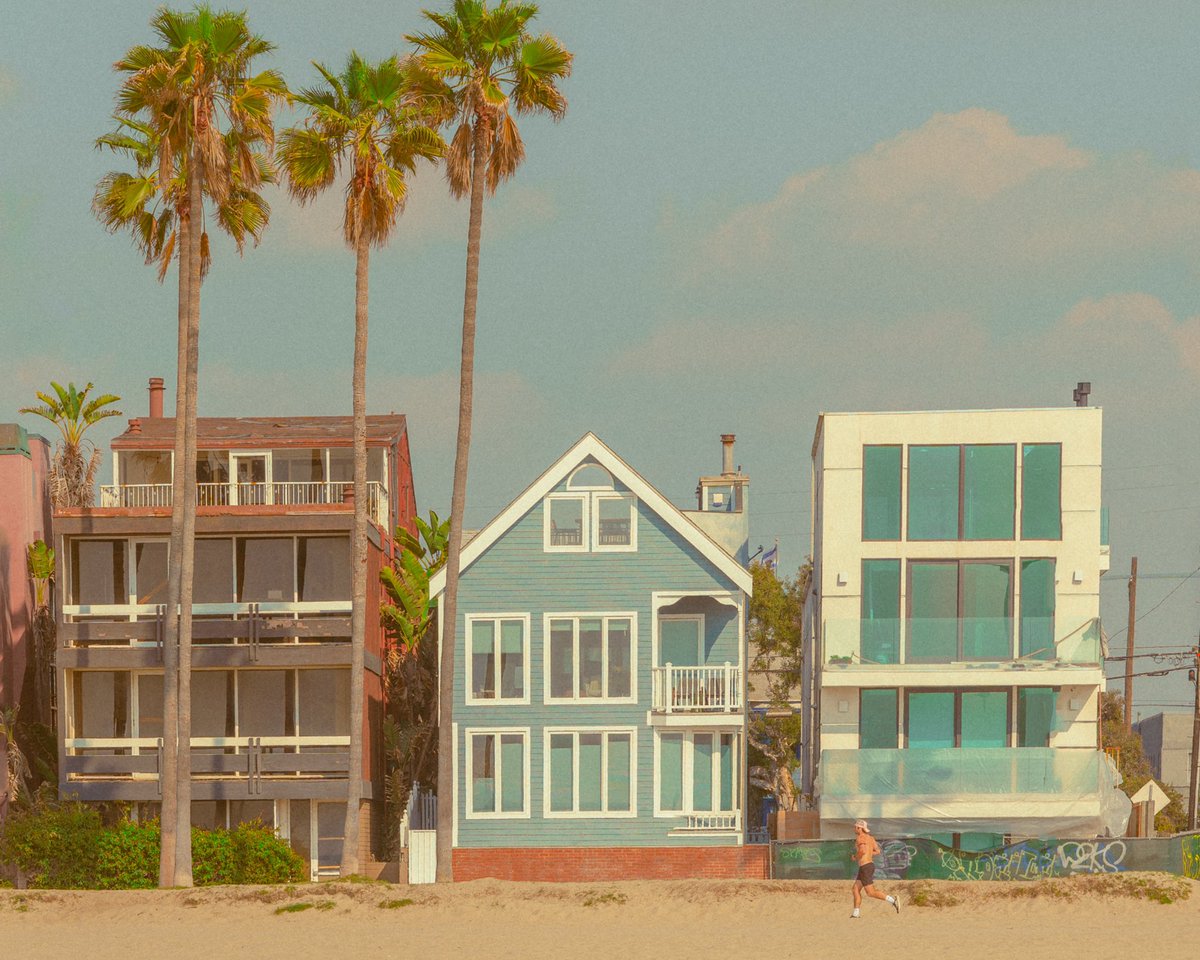 inthemeadow's tweet image. a walk around the neighborhood