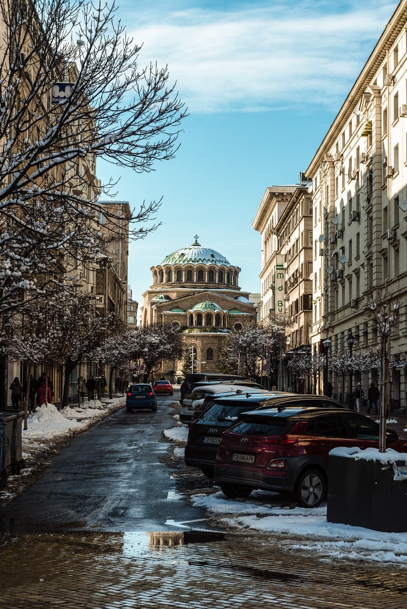 VB_Photography's tweet photo. Snowy Sofia today. I was expecting to be colder ☺️. I even didn’t have to use my gloves while I was shooting 📷 https://t.co/SaaEvwgXh3