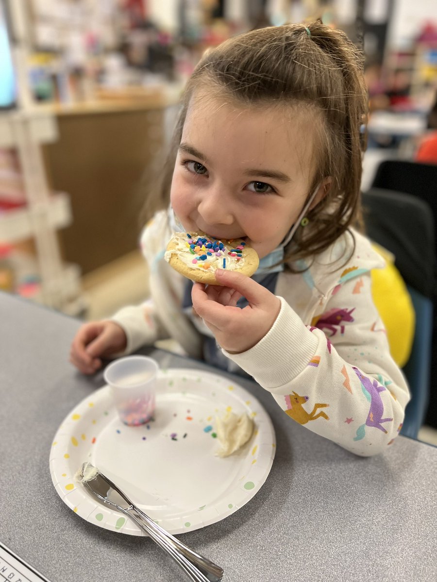 Dturner02's tweet photo. Happy 4th anniversary Little Hubs Pre-k program @wcpsmd @HubsNHHS  @MichaelChilcutt  @rebjam16  @LMEKwcps  @MrsLongerbeam https://t.co/mDxSGj6LWk