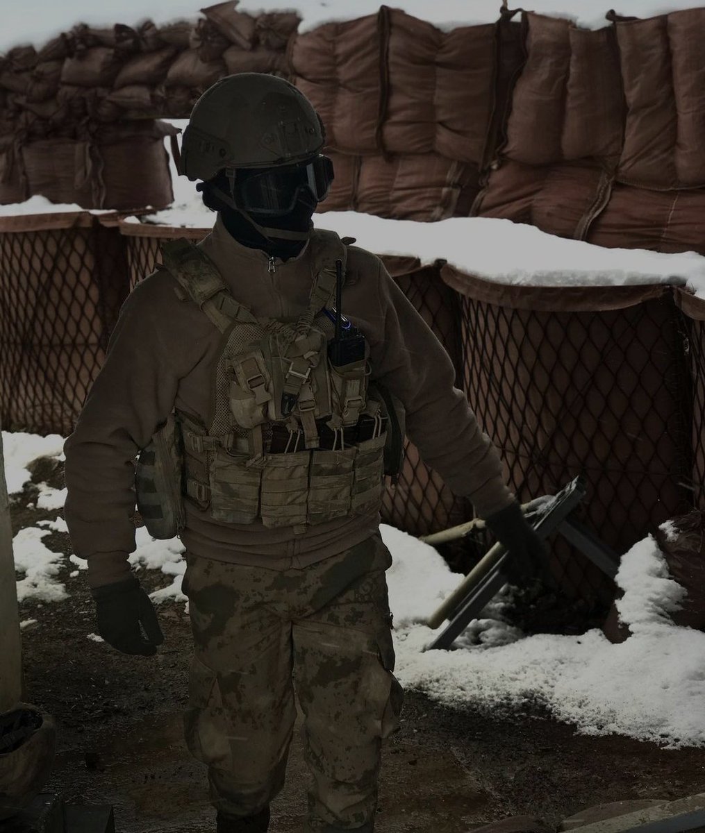 HER MİLLETİN BİR VATANI,
HER VATANIN BİR SATANI,
(HER SATANIN BİR ASANI VARDIR) 🇹🇷
#ÖZELKUVVETLER