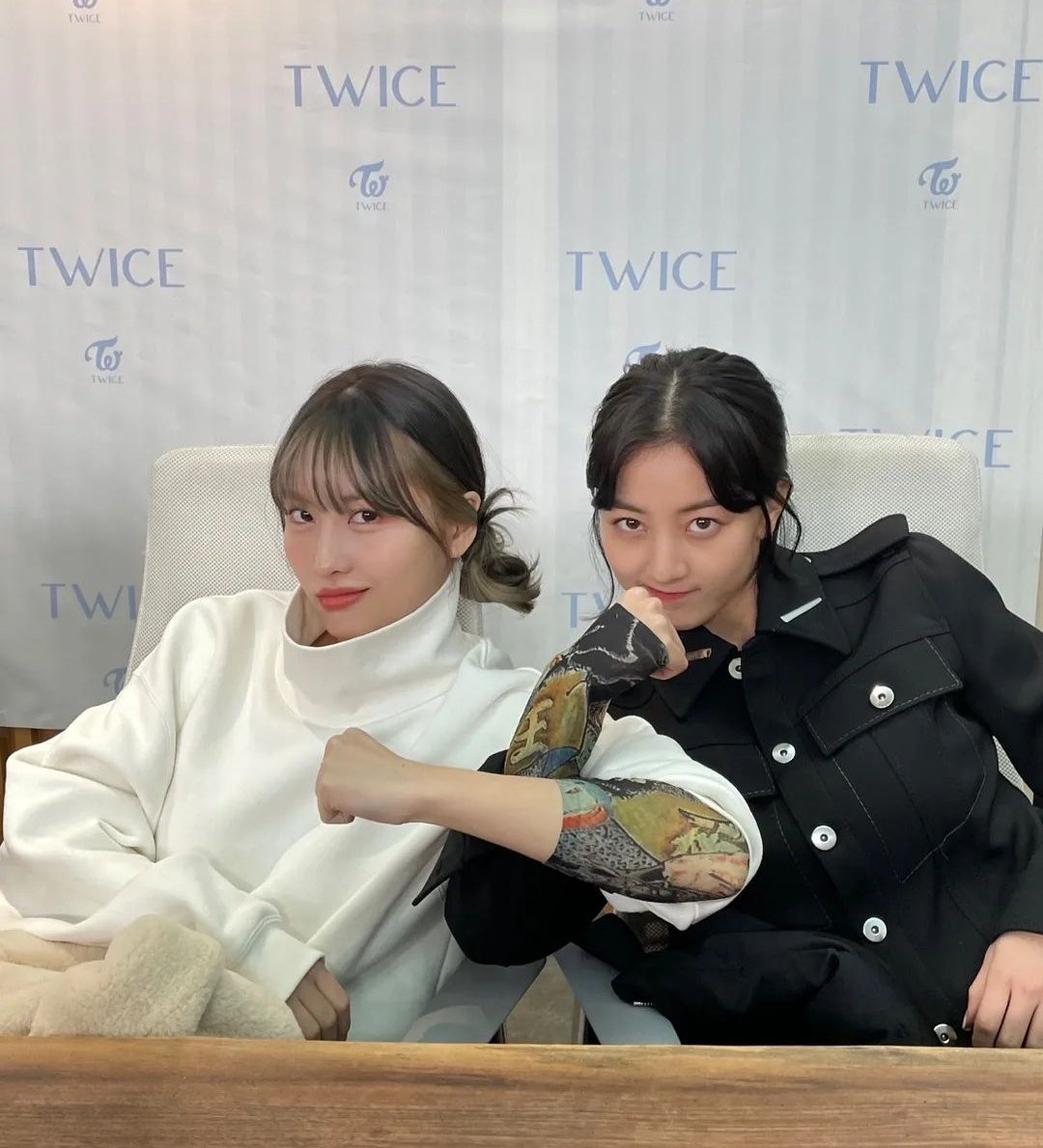 ♡  ..⃗.  feb.01 ❝ vía ig:

— ¡Feliz cumpleaños <a href="/PxrkJihyo_B/">❝Jihyo❀</a>! Sabes que te quiero mucho, y ojalá tu día fuera divino.