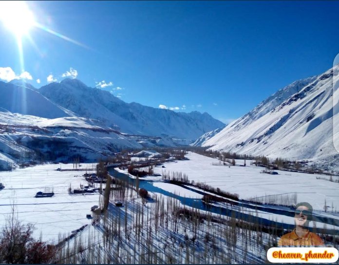 NoorAly07158984's tweet photo. We have mountains,
We  have lakes,
We have ice,
We  have plains, 
We have pleateaus,
We  have snow ,
We  have  Meadows,
We have blue roof,clouds 
We have forests,
What else we looking for.
Let's explore them and show the world.
#PhanderWinterSportsFestival 
#phander
#ghizer https://t.co/VbexZZQCXv