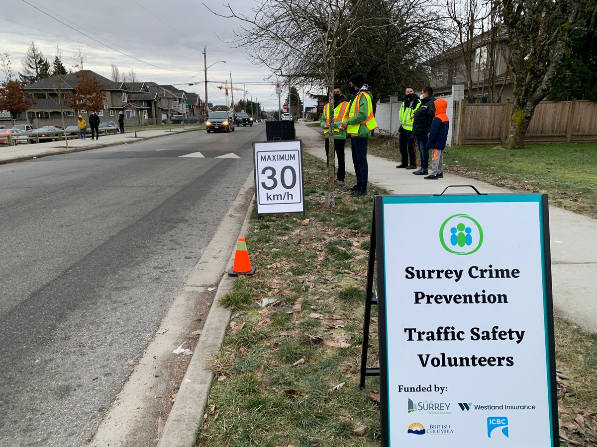 PreventCrimes's tweet image. Today was the last day for the #walkingwednesday initiative and the turnout was very successful👏. Our #greenteam was out this morning and did excellent work conducting #CellWatch and #SpeedWatch on the outer edges of the #school zones.
#surrey #roadsafety #walkingsafety #youth