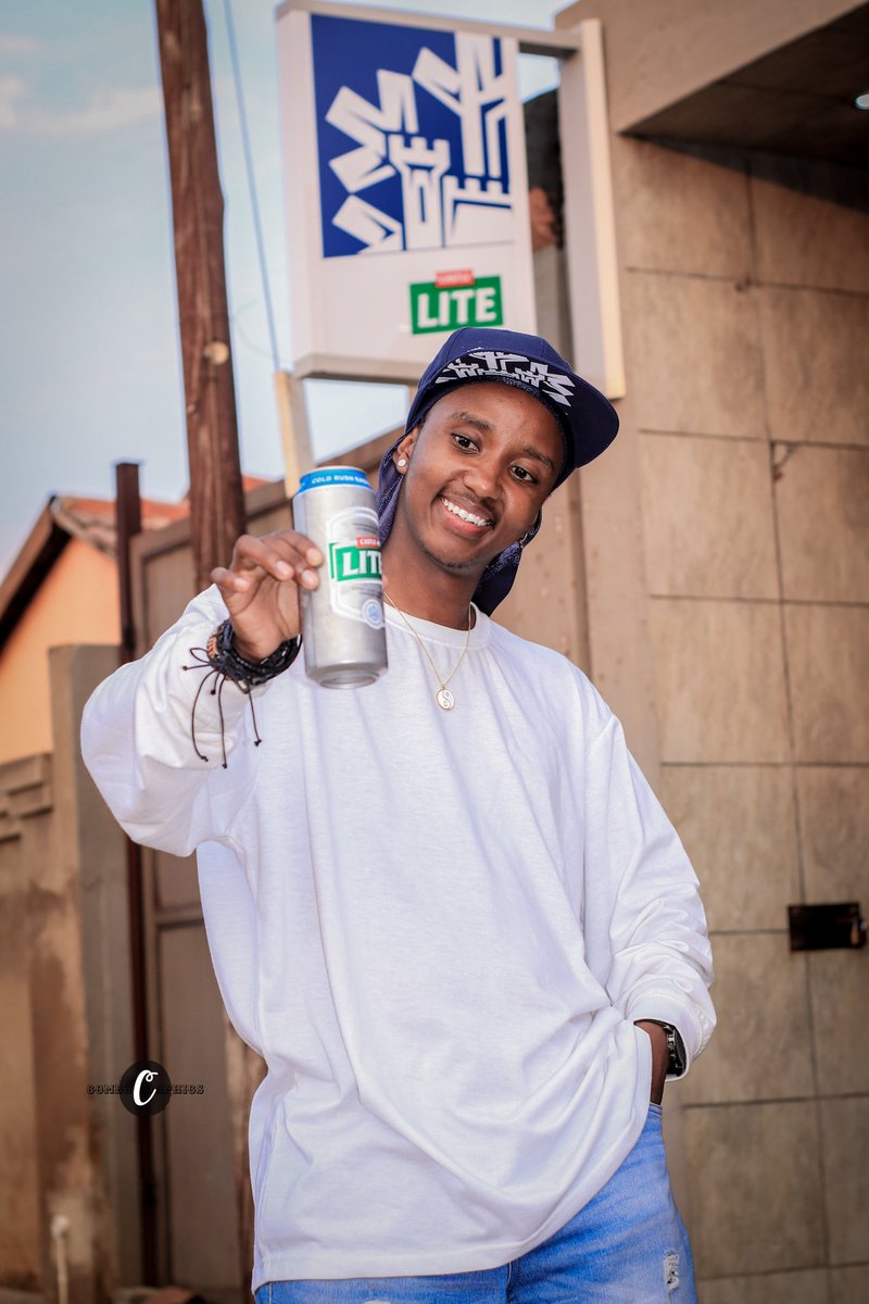wise_titisi's tweet photo. The King of beers. Where there's Castle Lite there's hope, switch to the renewable beer switch to Castle Lite! β
New content out on Instagram @wise_royal @castlelitesa witness the GREATNESS!
πΈ: @chisagraphics
#SaveYourSummer #CastleLite #SwitchUpYourSpace #modelphotography https://t.co/ias8LZ1j8m
