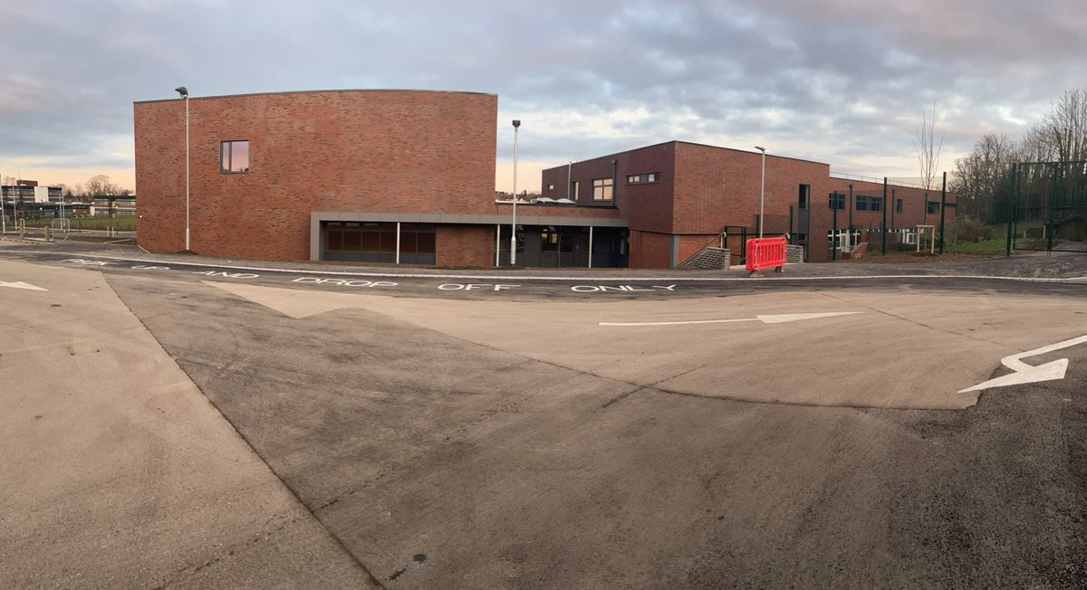 HamiltonSchool4's tweet photo. Staff visit to the new site today! Amazing reactions #newbeginnings https://t.co/hw8L4X7v1h