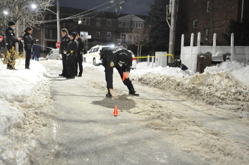 Teens busted in shooting of off-duty cop during alleged NYC carjacking trib.al/yQ4gdja