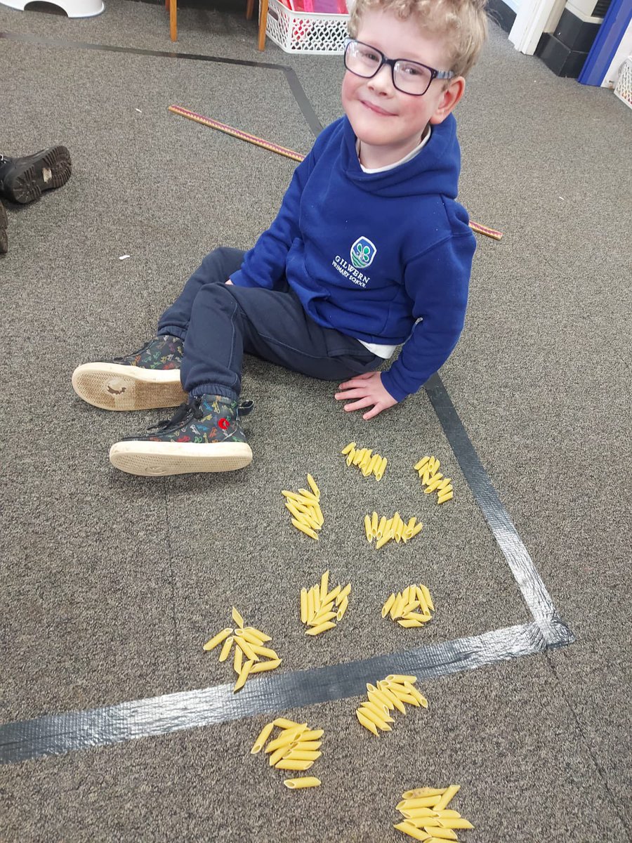 gilwern_school's tweet photo. Happy #100thDayOfSchool 💯 #GilwernYear1 have been exploring the number 100 through the use of concept cartoons #mathsnumeracy #ambitiouscapablelearners @EAS_Numeracy https://t.co/zoPX9Whd7A