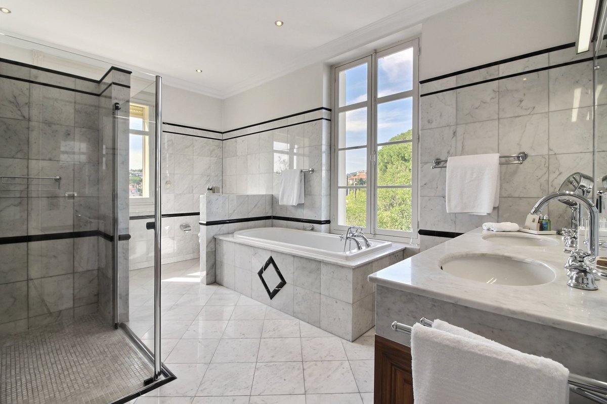 Time to end the winter blues and book your #summer in #Cannes <a href="/Villalabri/">Villa L'Abri</a> #frenchriviera