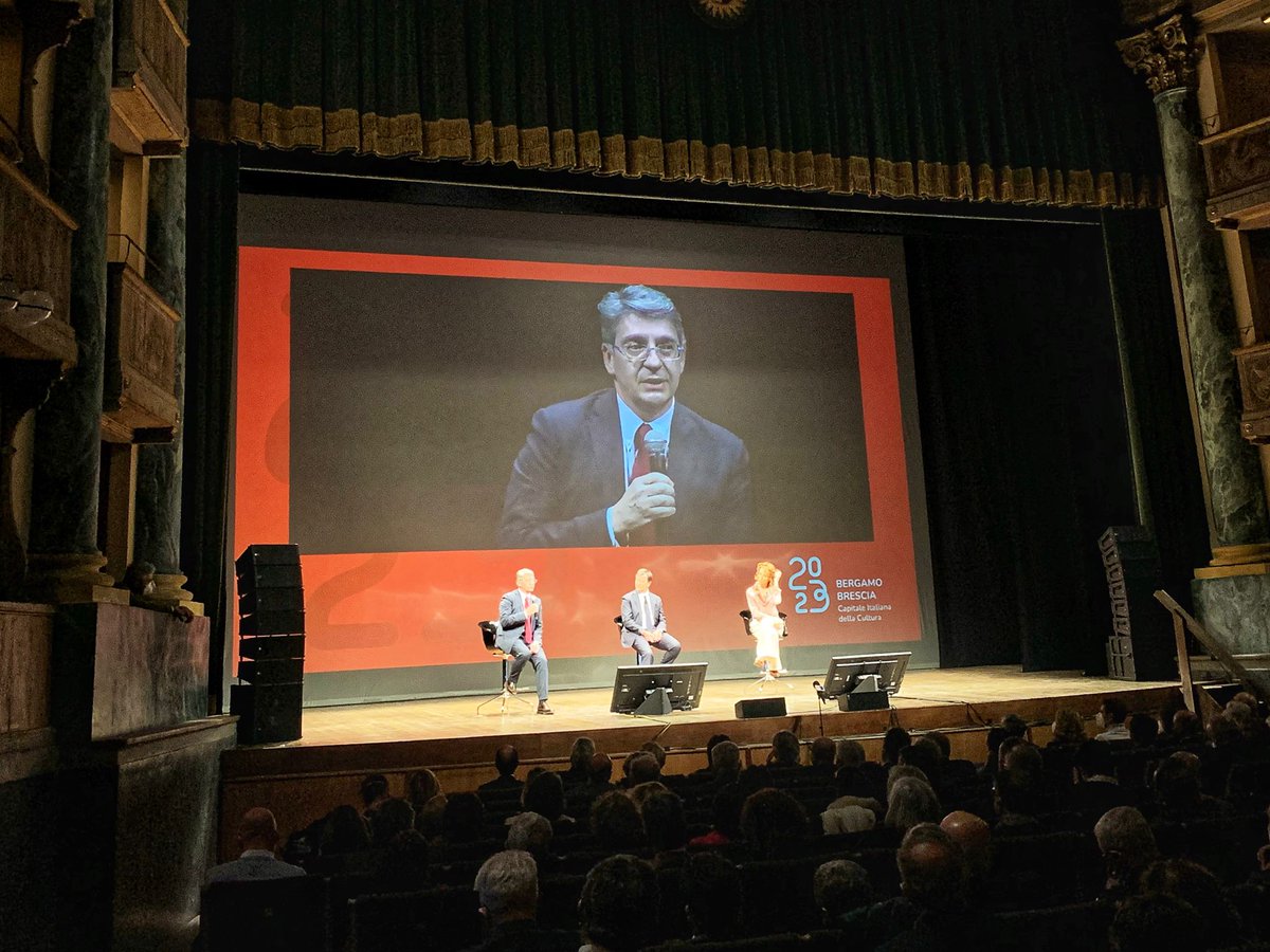 Bergamo e @ComuneBs presentano il dossier di programmazione della Capitale Italiana della Cultura 2023 sul palco del Teatro Sociale di #CittàAlta.

#BGBS2023