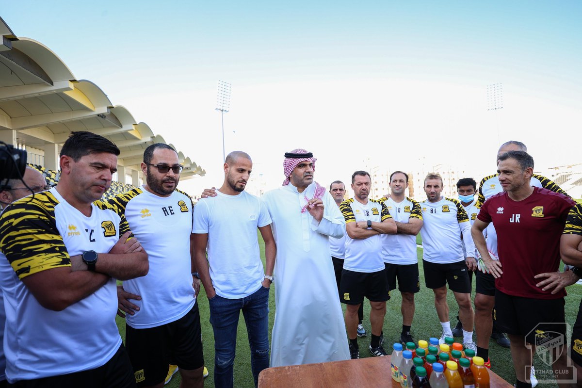 ittihad's tweet photo. 📸| أعـز النـاس يودعـنا 💛🎵
#شكرا_كريم_الاحمدي https://t.co/of9eR0sWEk