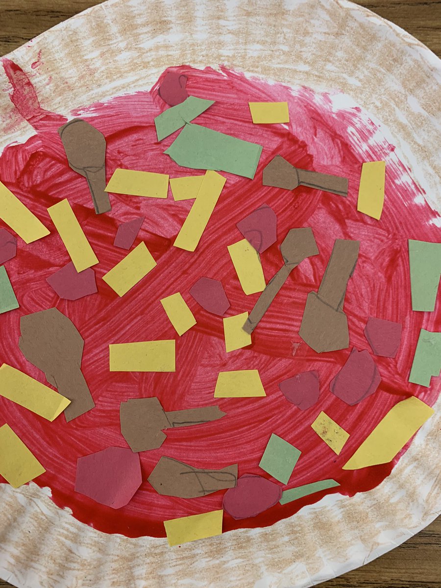 gradeone416's tweet photo. Paper pizza party @DublinHeights working on how to follow and how to write instructions. https://t.co/XpVFvNb0dW