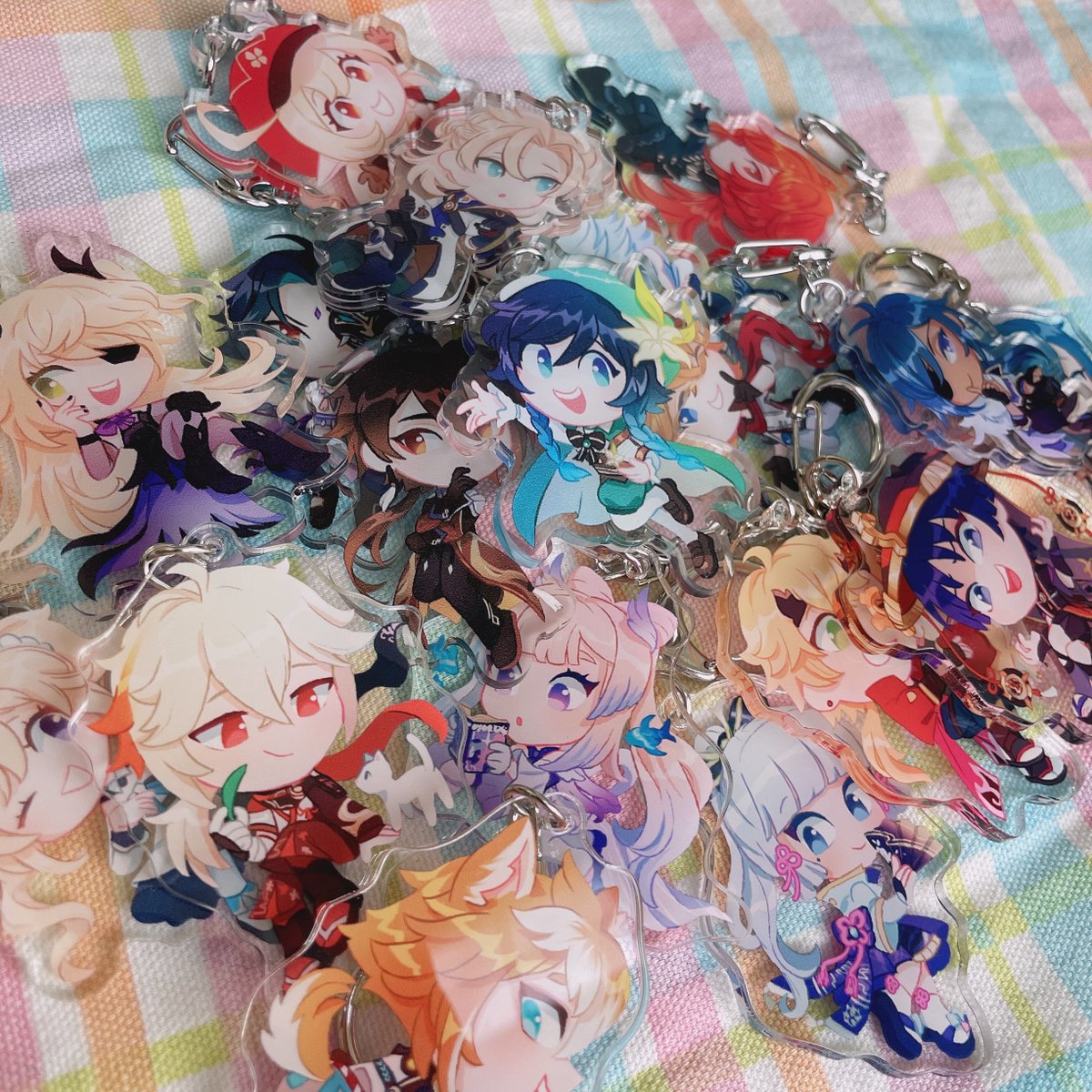 CometSams's tweet photo. we are open for business!!!
some new things I've added: genshin impact keychains, some haikyuu stickers, and 4 NEW SMASH CHARMS!! I wonder who they might be... ;)
https://t.co/qDaL2gYbu9 https://t.co/enuKQLT8NA