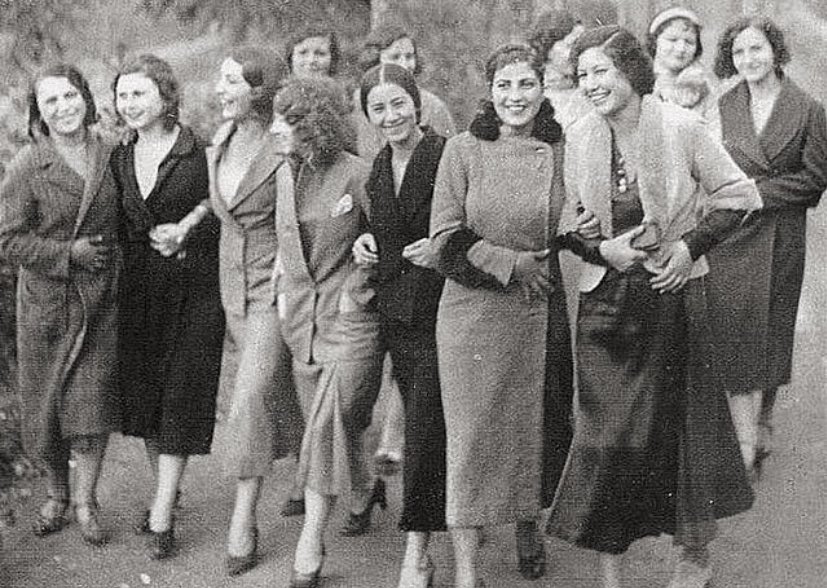 1933, Cumhuriyetin ilk yıllarından Türk kadınları.