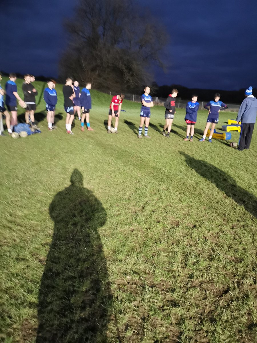 N_setaro's tweet photo. Great check in with clubs tonight! St clears 14s getting put through their paces! Taf Valley Tigers 13s 15s and 18s out in their numbers! Great to see them out and expressing themselves @taf_tigers @WhitlandLadies @stclearsrfc_XV https://t.co/Od9coJs4tW