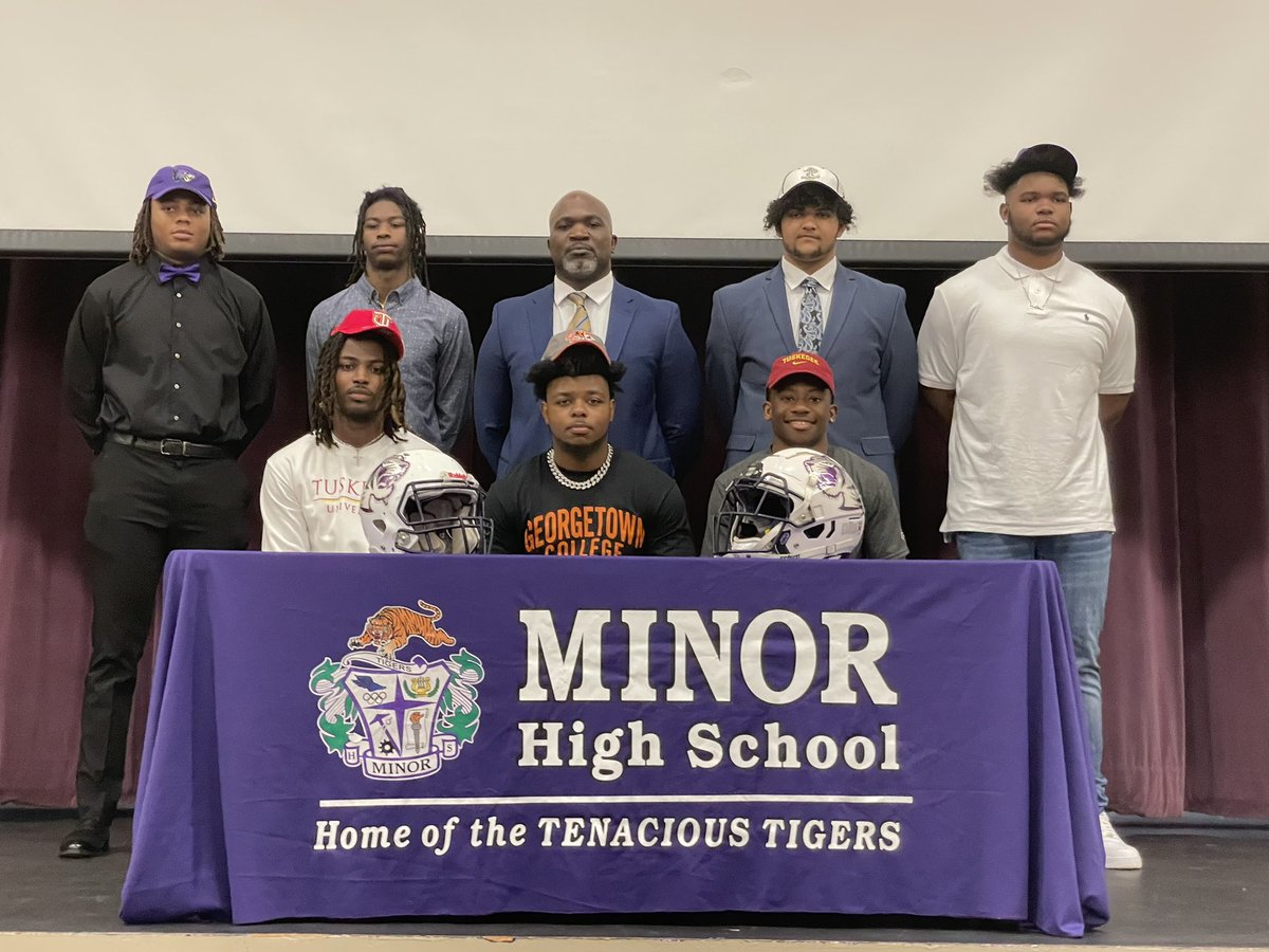 CoachAbrams's tweet photo. Words can’t express how proud I am of these young men for their hard work and commitment. I have no doubt, all of you WILL excel at the next level. Congratulations…….you earned it! @JEFCOED #MajorThingsHappeningAtMinor #MinorPride https://t.co/s25gKQZHNX