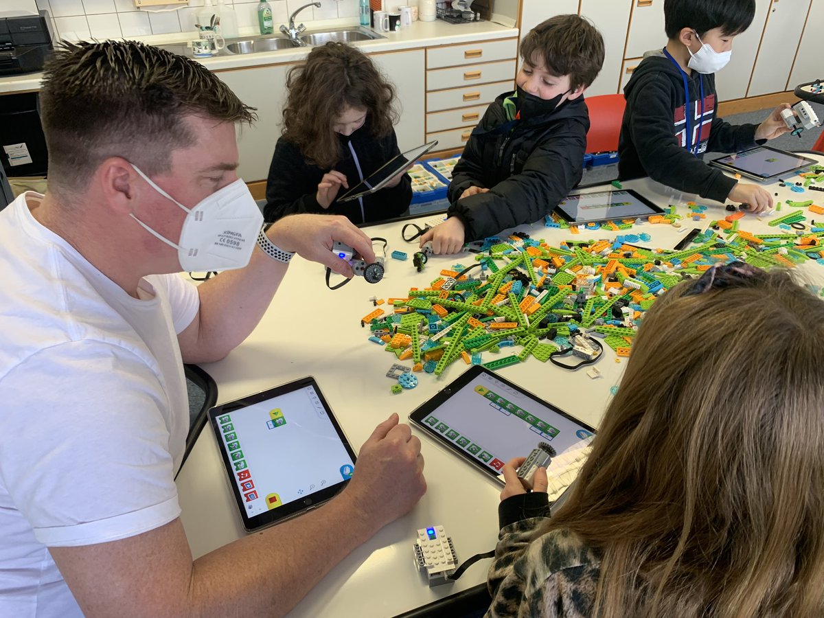 jamie_stark's tweet photo. Our @FIS_School @firstlegoleague Explore team spent some time today working with the @LEGO_Education #WeDo kits. We’re starting to think about our #CargoConnect project and how we can revolutionize the future of transportation. #edtech #LEGO #fun #makered #PBL #SolutionEngineers https://t.co/ZXW75zPmZ0