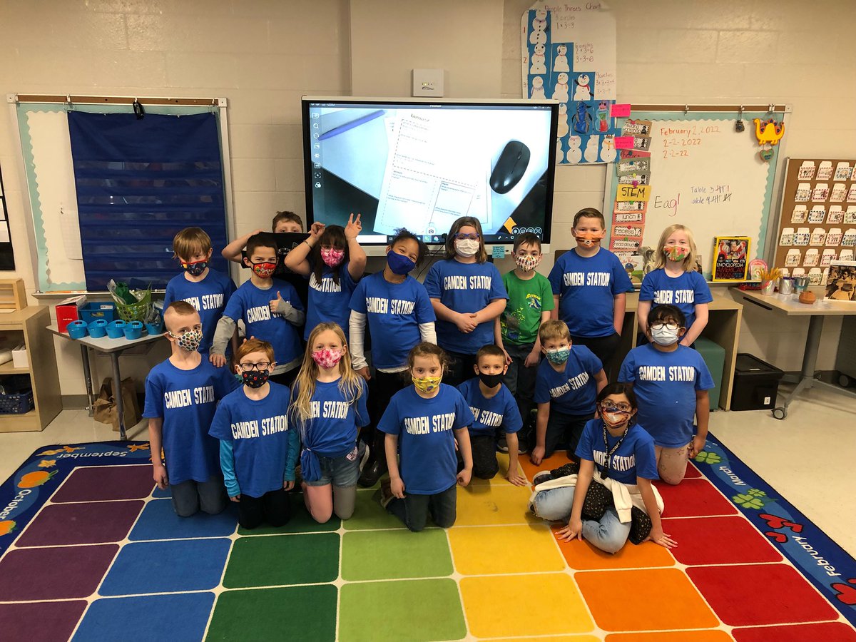 When the 100th day of school falls on 2-2-22, we celebrate by twinning! #teamoldham #100thDayofSchool