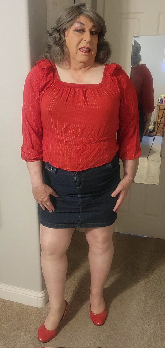 VickieLynn355's tweet photo. Early bird catches the worm....
HAPPY VALENTINES DAY  my friends
I hope this is not to early....Early..... giggle 

#crossdressing #crossdresser #CDm2f #translesbian #womanpleaser #lesbian #feminized https://t.co/sopAX9FW2b