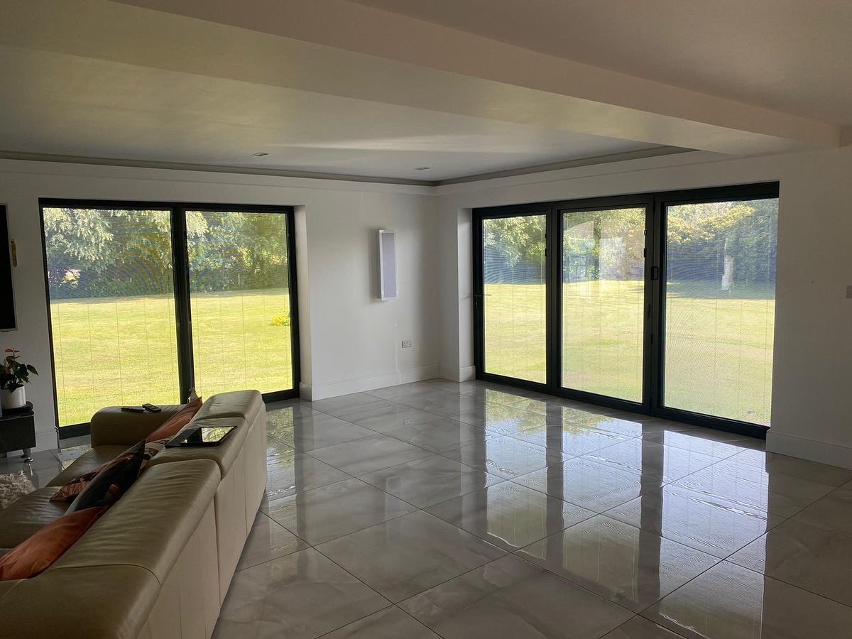 NotanBlinds's tweet photo. What a view! 🏡
We recently installed our #magnetic #integratedblinds so our customer can truly enjoy their stunning windows and their garden. Our blinds are perfectly symmetrical to maximise the facade as well as have privacy when you want with both the open and closed functions https://t.co/h0uJhTACIk