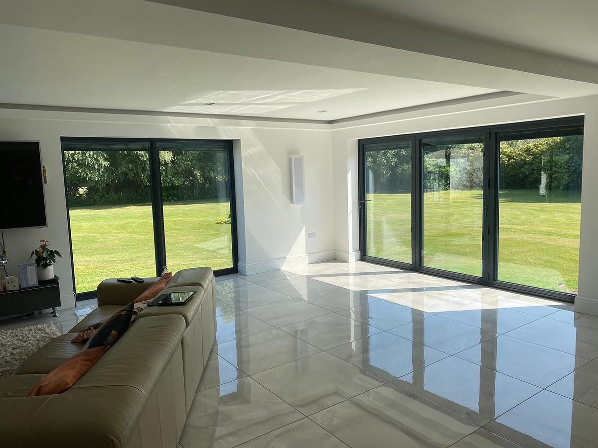 NotanBlinds's tweet photo. What a view! 🏡
We recently installed our #magnetic #integratedblinds so our customer can truly enjoy their stunning windows and their garden. Our blinds are perfectly symmetrical to maximise the facade as well as have privacy when you want with both the open and closed functions https://t.co/h0uJhTACIk