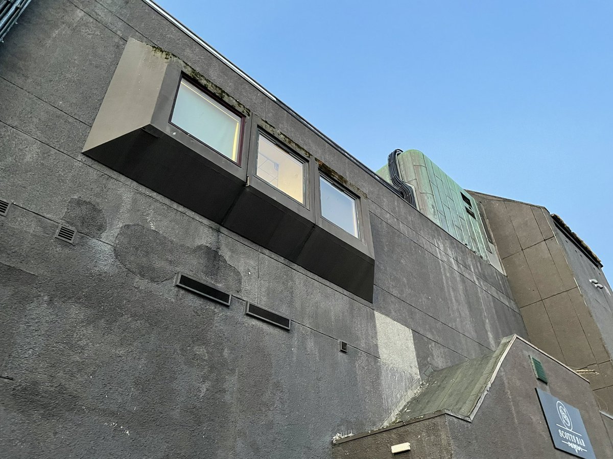 flaneurUK's tweet photo. Probably the most brutalist hotel I’ve ever seen in the U.K.: the Best Western Summerhill hotel in Aberdeen, opened in 1965 as the Lang Stracht Hotel. #brutalsim https://t.co/KpZJIKIZEZ