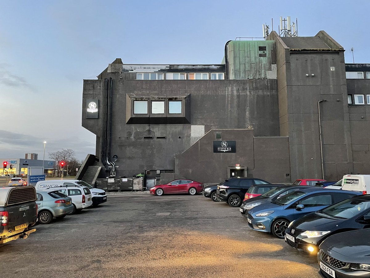 flaneurUK's tweet photo. Probably the most brutalist hotel I’ve ever seen in the U.K.: the Best Western Summerhill hotel in Aberdeen, opened in 1965 as the Lang Stracht Hotel. #brutalsim https://t.co/KpZJIKIZEZ