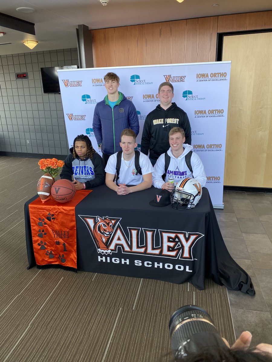 Valley Football Seniors participated in National Signing Day Ceremony at Valley. Very good players and great people!