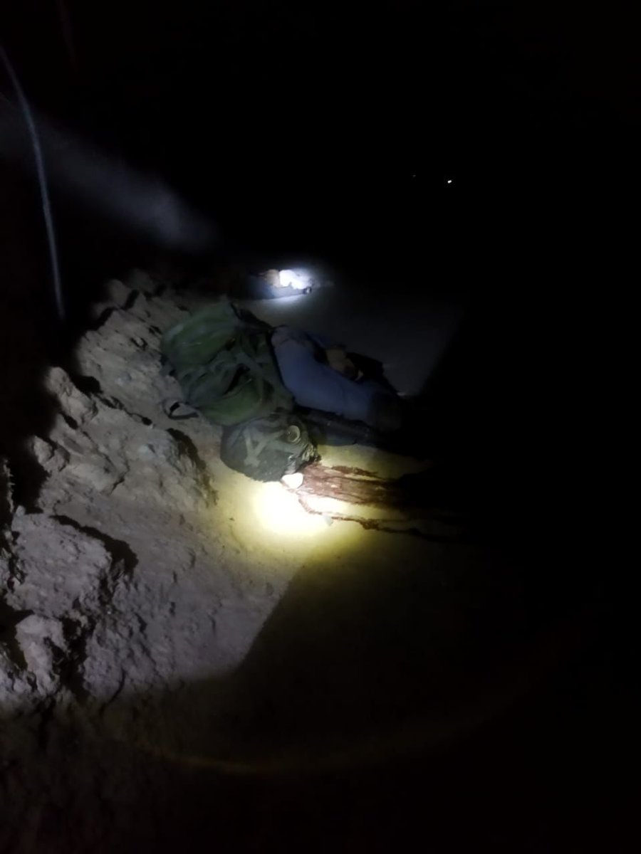 YusraSAskari's tweet photo. 'Terrorists attempted to attack security forces camps at two locations, #Panjgur and #Naushki, in Balochistan late evening today.  Both attacks have been successfully repulsed while inflicting heavy casualties to terrorists.' - ISPR

1/3 

#Balochistan 
#Pakistan https://t.co/A8RJH2YB67