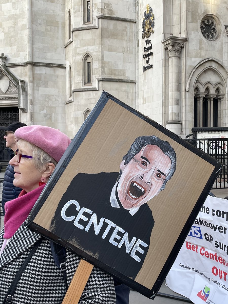 paulapeters2's tweet photo. #NHS
#StopCentene
Outside the royal courts of justice to support the judicial review against US health care company involved in 37 GP surgeries across London
Court decision will not be known for several weeks
@1kilroywashere @NurseSayNO @DefendourNHS @BenClaimant https://t.co/G2joQszr64