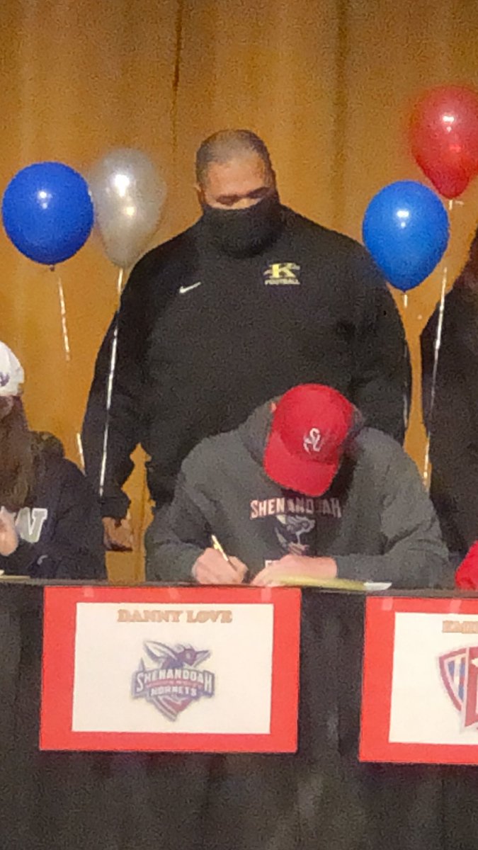 DannyLove85khs's tweet photo. On to the next 4 years ➡️ @SUhornetsFB @MrNeas_KellamHS @yoder847 @HBBauserman @56ways @Br0ckMcCullough @CoachBPNCSA https://t.co/yq0bgTxi6W